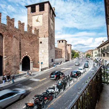 Loggia Dei Gavi